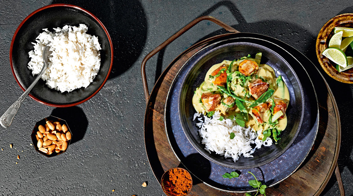 Hähnchen-Mango-Curry mit Kokosmilch & Reis